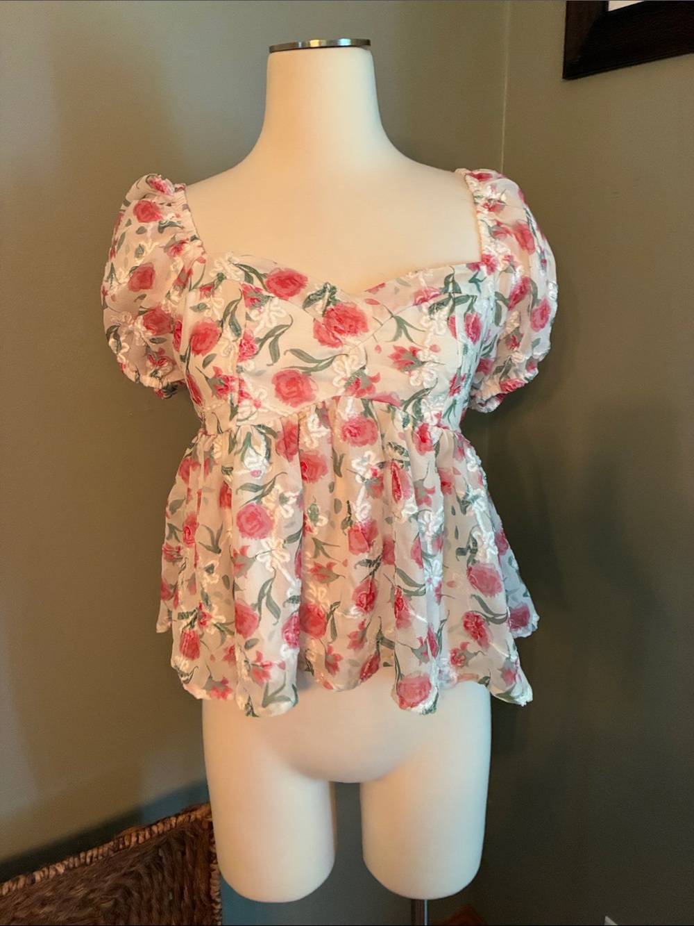 SHEIN Pink Floral Puff-Sleeve Peplum Crop Top